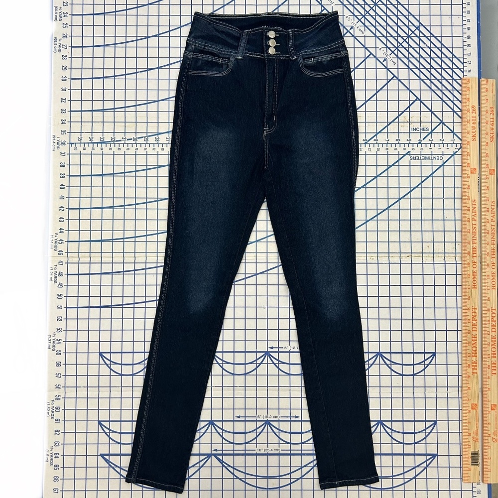 Diamanté Dark Wash three-button high-waisted denim SkinnyJeans Size 7 Stretchy